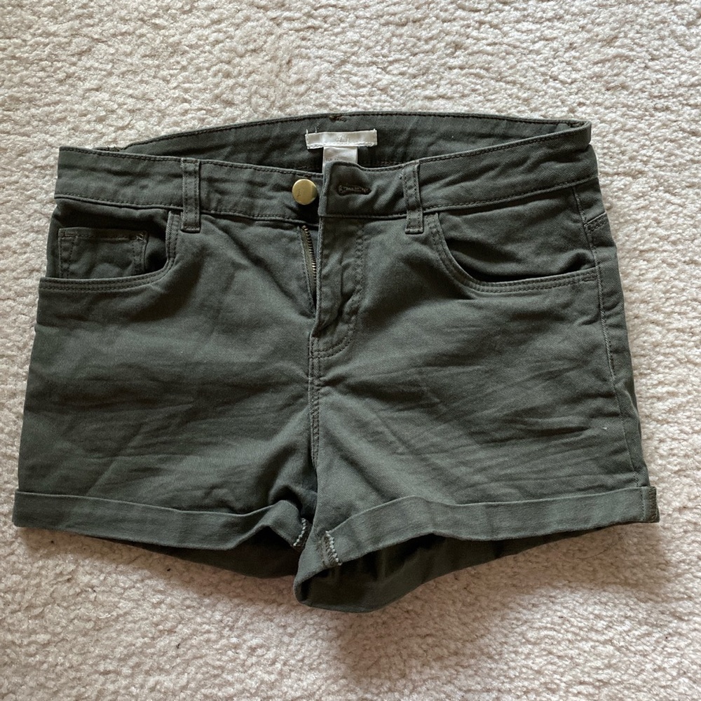 H&M olive green shorts